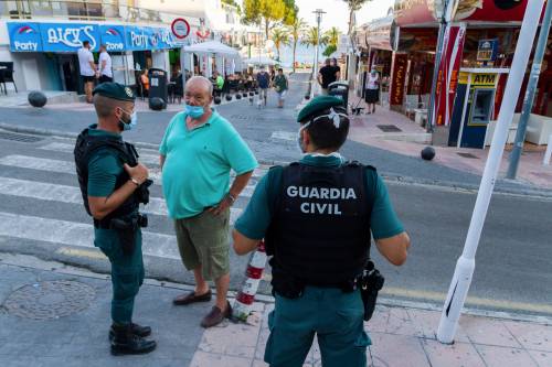 Spari alla festa a Ibiza: un italiano in fin di vita Scatta la caccia all'uomo