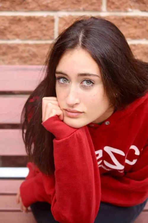 Elena, la vacanza e il volo dal balcone: "È stata uccisa"