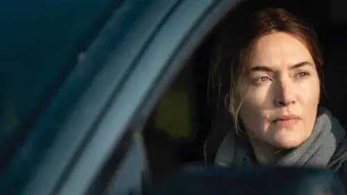 "So quante rughe ho", la Winslet perfetta in Omicidio a Easttown