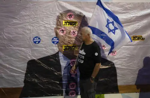 "Netanyahu può restare al potere". La mossa che può cambiare tutto