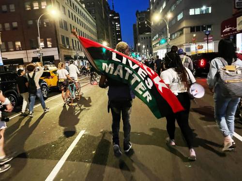 Soldi e mancata trasparenza: così finisce l'utopia di Black Lives Matter