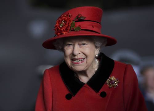 Smontata l'accusa di razzismo contro la regina Elisabetta