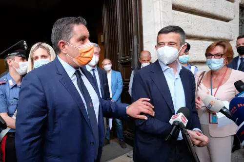 Zuccotti, Lupi, Minoli. L'"habemus papam" slitta a mercoledì