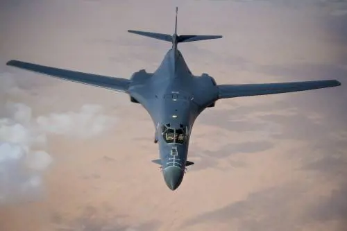Bombardieri B-1 schierati nel Pacifico: la mossa degli Usa per contenere la Cina