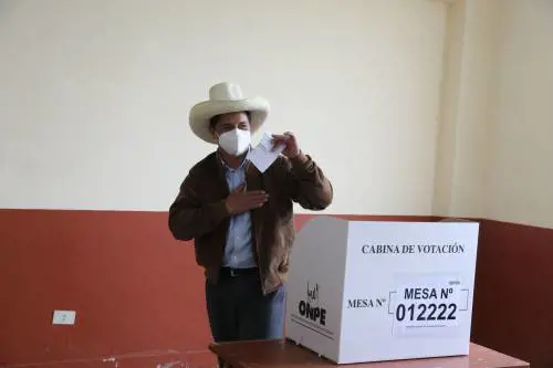 Castillo vola verso la vittoria Chiesto arresto per la Fujimori