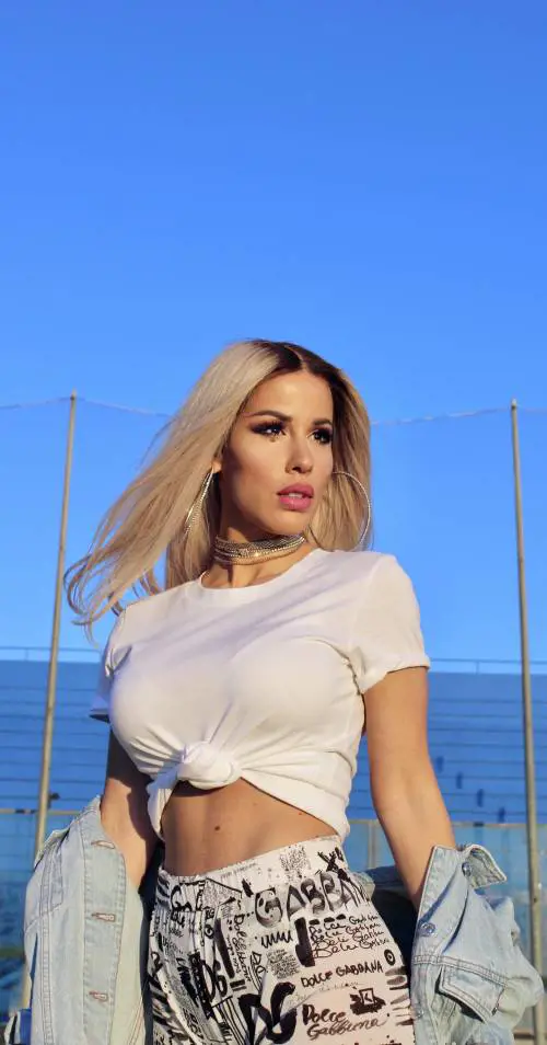 "Ora a colpi di rap e pop vi porto sulla Luna"