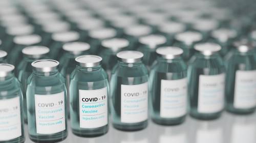 Covid, confermata l'efficacia dei vaccini nei pazienti con cancro