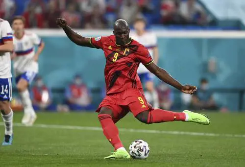 Lukaku si regala l'Italia. Il Portogallo di CR7 abdica