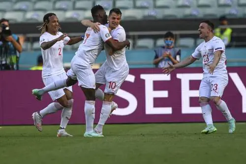 Se i cantoni esultano per la Svizzera straniera