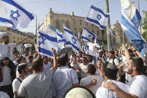 "Via palestinesi e cristiani dalla Terra Santa". Chi c'è dietro questa frase