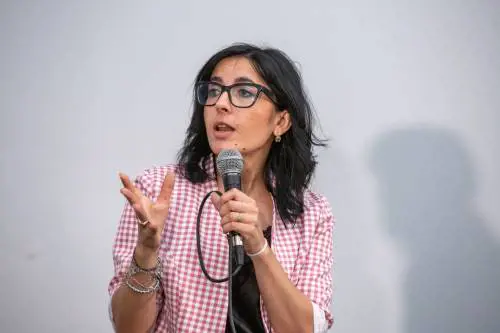 Dadone sprezzante. "Camerieri a 600 euro ma più preparati del ministro Salvini"
