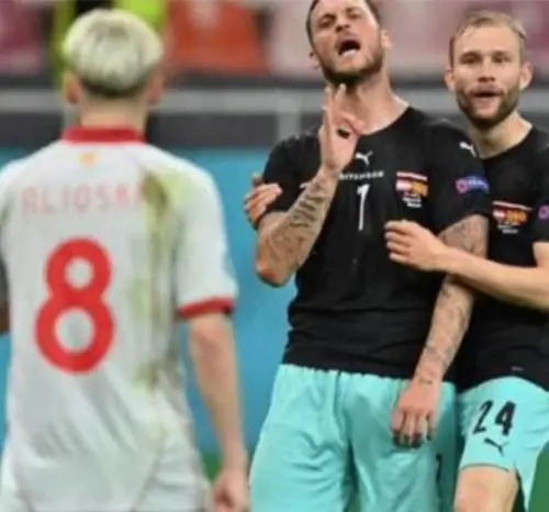 ''Mi sto f.... tua madre albanese''. La frase choc agli Europei