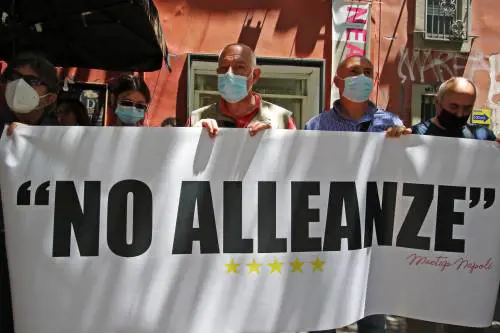 L'alleanza Pd-M5s crolla nelle città. L'unica isola felice per ora è Napoli