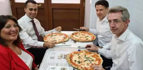 Patti disperati e basilico: ecco la storia di pizza&politica