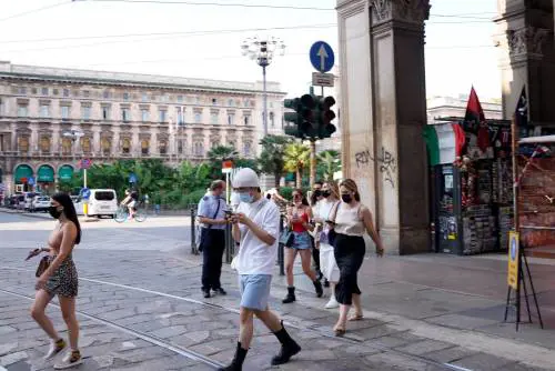 "Ora via la mascherina": si apre un nuovo fronte nel governo