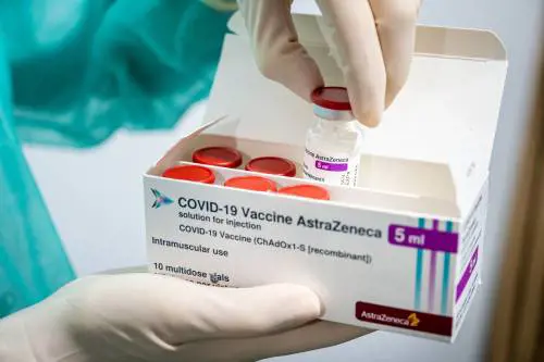 "Ok ai viaggi dall'Ue". Il nodo Astrazeneca