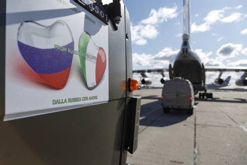 Il report russo contro Conte: "In Italia troppi errori fatali"