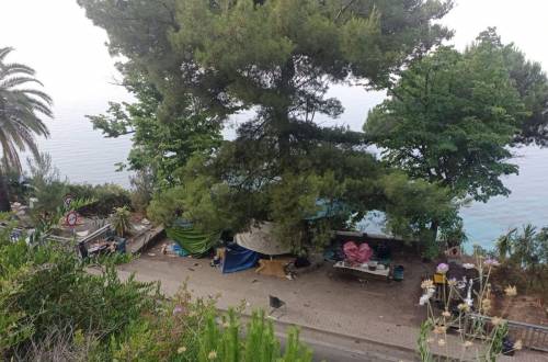 Ventimiglia: ovunque accampamenti di migranti, pure in spiaggia