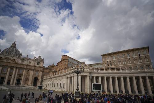 La mossa di Bergoglio: così cambiano i piani del Vaticano