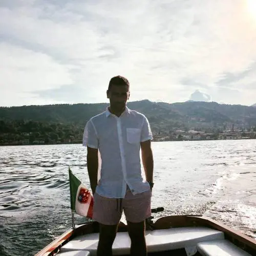 In foto, Umberto Garzarella, 37 anni (immagine da profilo Facebook)