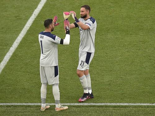 Donnarumma esce dal campo. Poi l'amara sorpresa