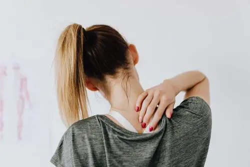 Aria condizionata e cervicale: come evitarla e i rimedi per curarla