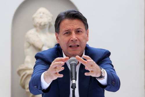 Conte adesso minaccia: "Fiducia da Beppe o me ne vado..."