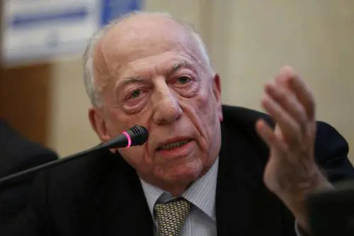 Mediaset vola in Olanda: "Crescere con soci stabili"