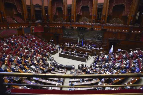 Le reazioni politiche alla mossa di Berlusconi