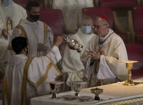 Parolin: "Era nota interna. Il Vaticano non chiede di bloccare il ddl Zan"