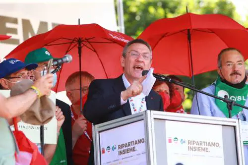 Così non aiutano chi lavora