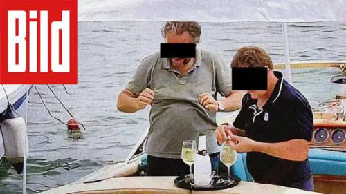 Salò, champagne a bordo poi l'incidente e il video dove non si reggono in piedi