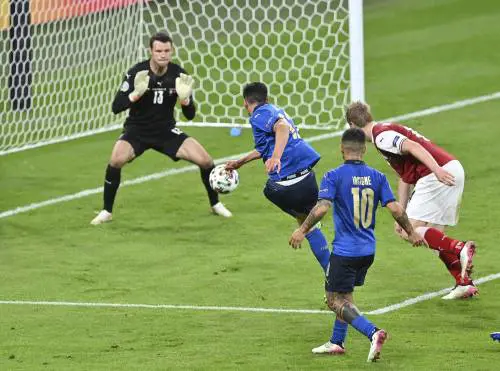 "L'Italia si è trasformata...", "4 mondiali...": finisce male per Lineker