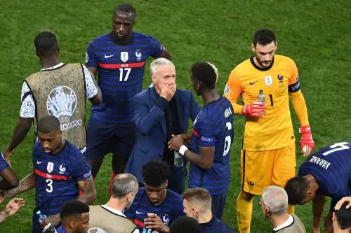 La rissa della Francia: il retroscena sulla disfatta dei galletti