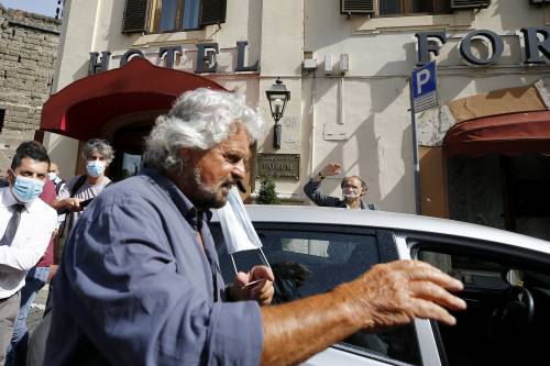 Gelo dopo la conferenza di Conte: ora è giallo sul video di Grillo