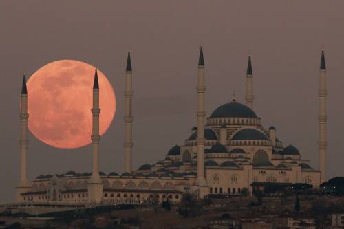 Gli intrighi che hanno costruito la Turchia moderna 