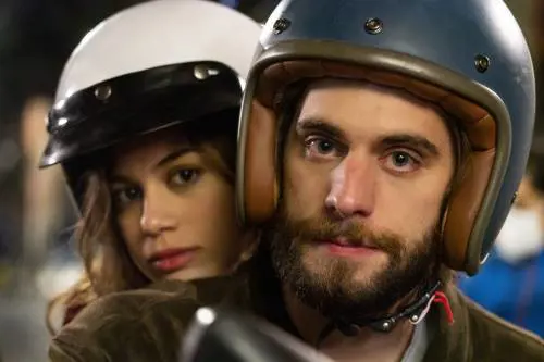 Generazione 56K, la serie "dei sentimenti" prima dei social