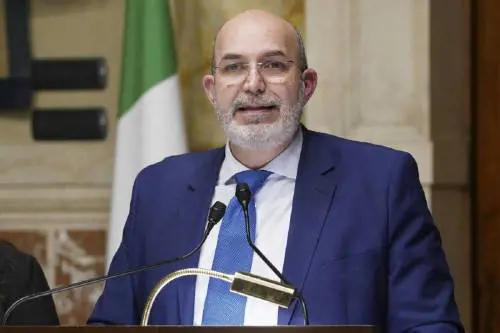 "Mi sono dimenticato di dirglielo". L'incredibile errore di Crimi