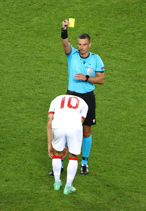 Ecco chi è l'arbitro di Italia-Belgio (arrestato per sbaglio)