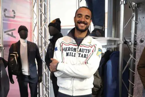 Il salto in lungo di Howe, nero che non si genuflette