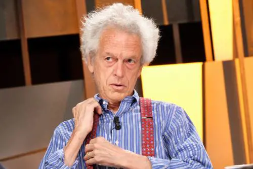 "Inginocchiarsi? Basta dire che è coraggio. Vi dico chi lo sostiene…"