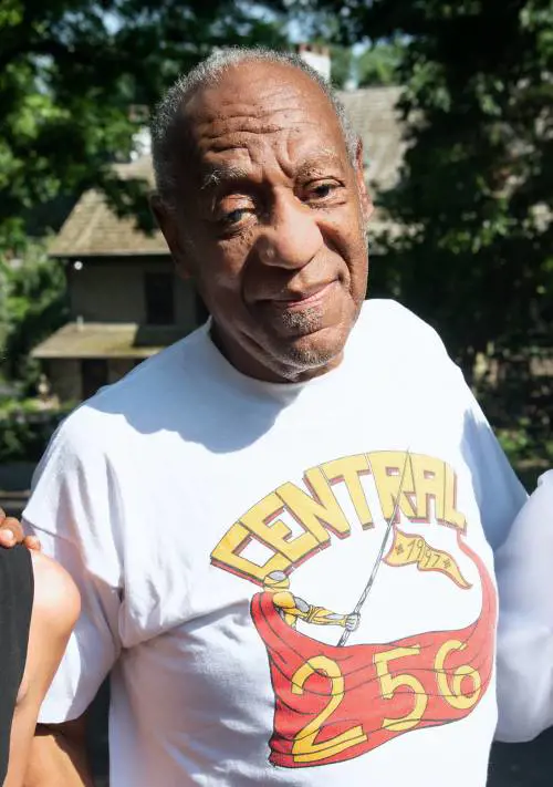 "Bill Cosby libero è la fine di un'ingiustizia" La "signora Robinson" fa infuriare il #MeToo