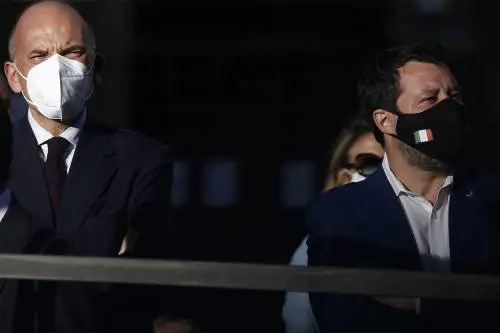 Ue, il patto dei sovranisti: scoppia la rissa Letta-Salvini