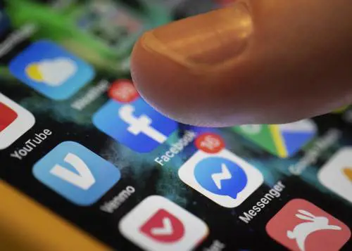 Ho denunciato la censura e Facebook mi ha bloccato