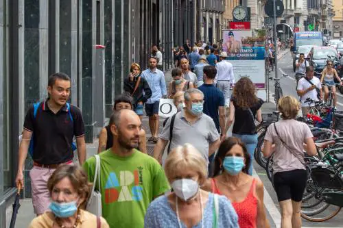 Non più ondate, ma "ondine": come cambia il contagio