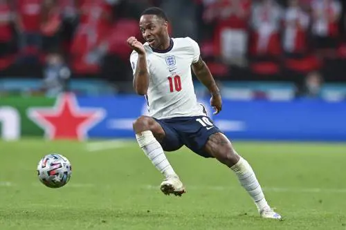 Fermate quell'uomo! Sterling, l'asso nella manica dell'Inghilterra