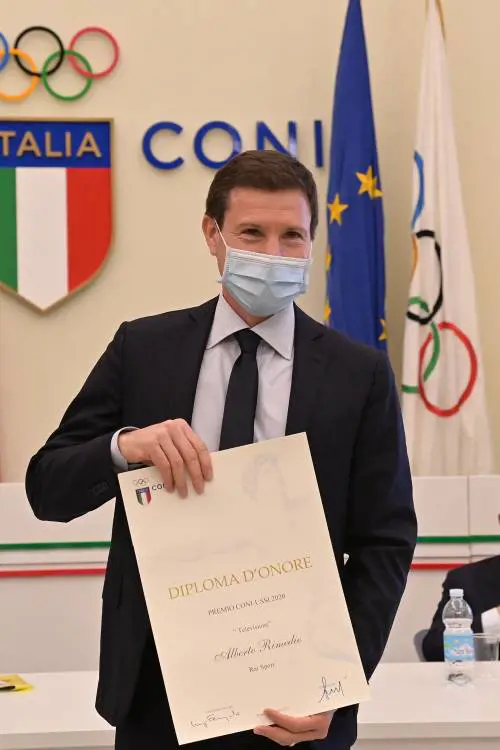 Focolaio Rai, "chiamata" social a Pizzul