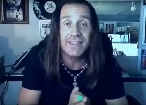 L'annuncio di Povia: "Sono positivo al Covid, non vado a Sanremo"