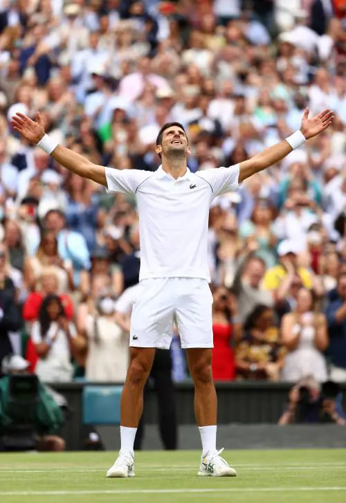 Djokovic nella bufera dopo la foto con il "Lupo di Srebrenica"