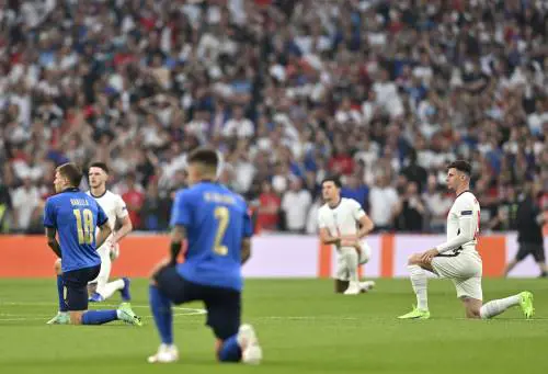 L'Italia in ginocchio anche contro l'Inghilterra